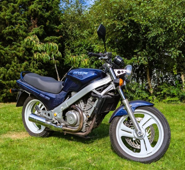 Honda NTV650 Revere - 1992